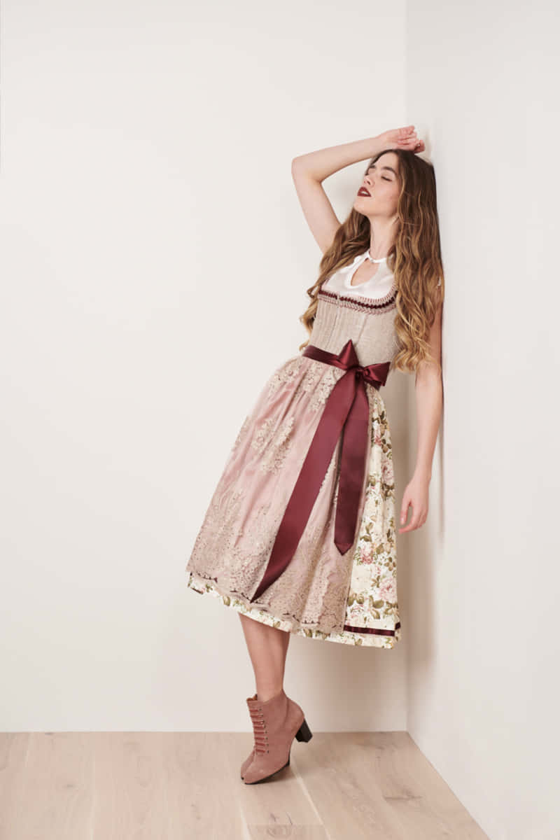 Krüger Madl Dirndl Paulina (70cm) Kostenloser Versand international