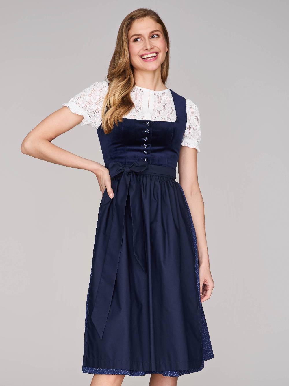 Limberry Dunkelblaues Samt-Dirndl mit Knöpfen - LUCINDA PAGEANT BLUE Begrenzte Freigabe