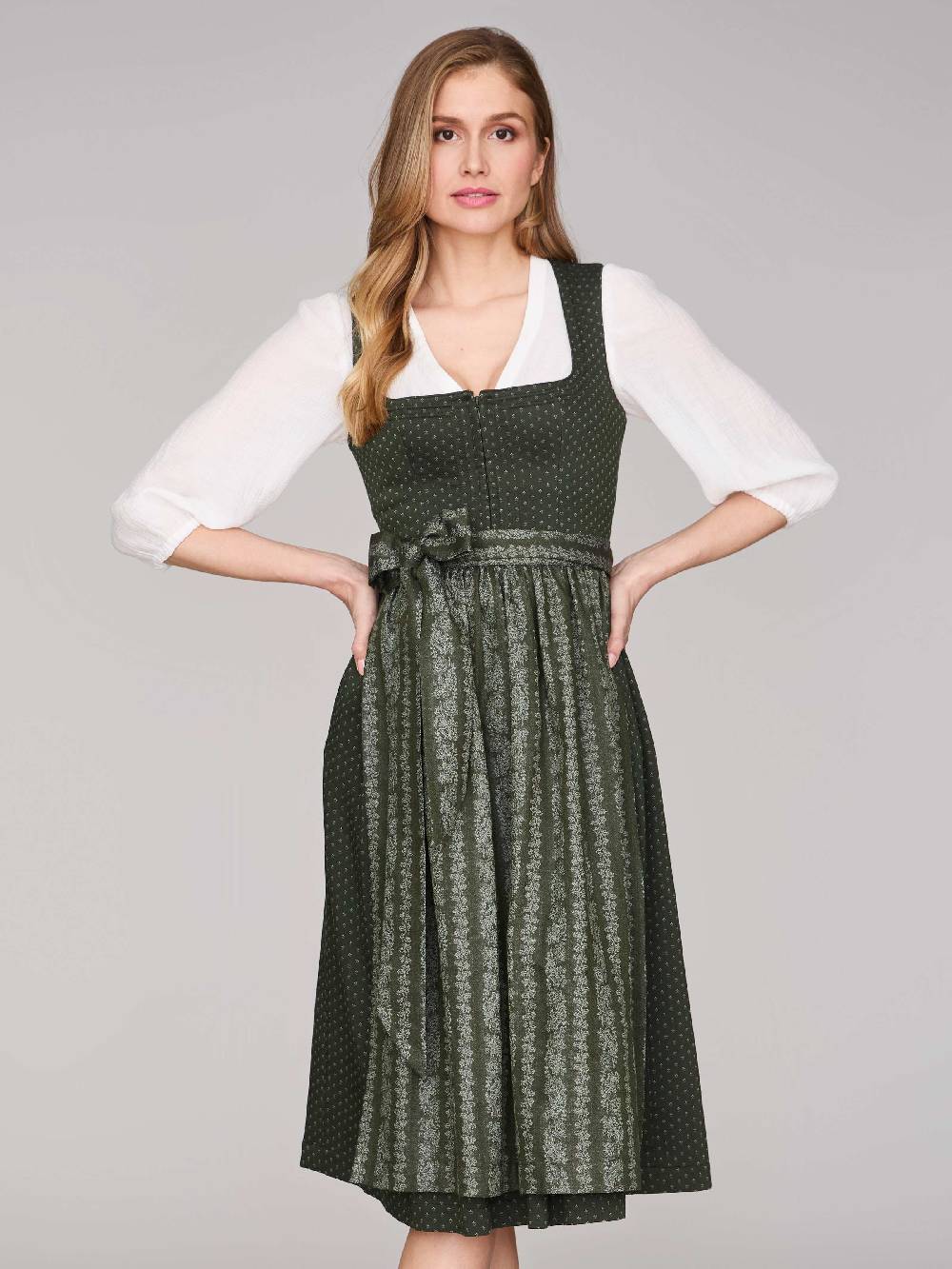 Limberry Dunkelgrünes Dirndl mit Streublumenmuster - VERA PINE FLOWER Vierteljährliche Förderung