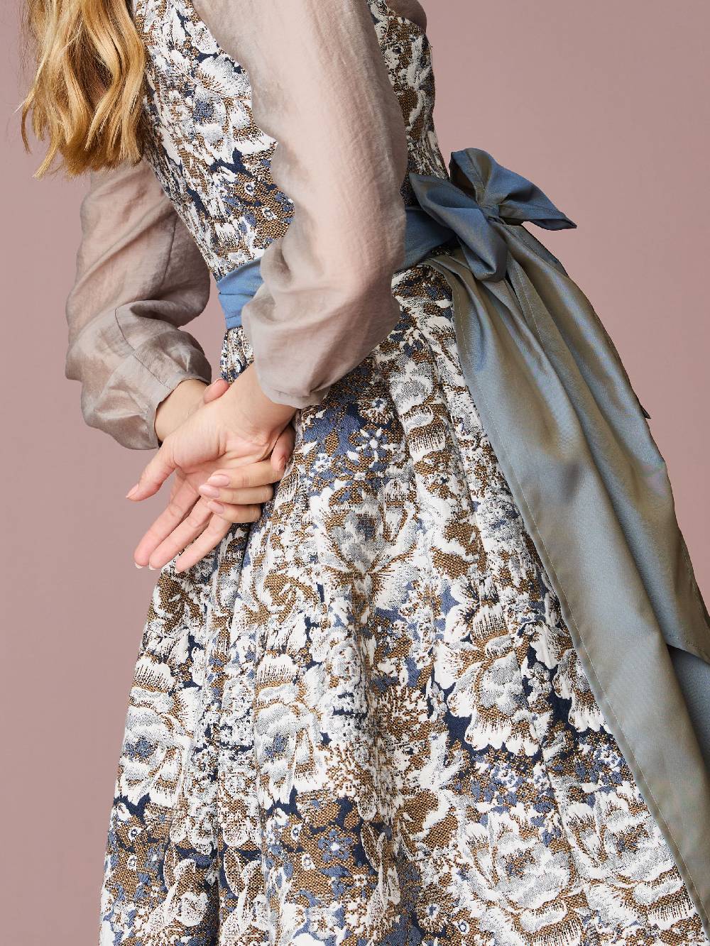 Limberry Dirndl mit floralem Allover Muster - ANNELIE BLUE FLOWER Im Verkauf