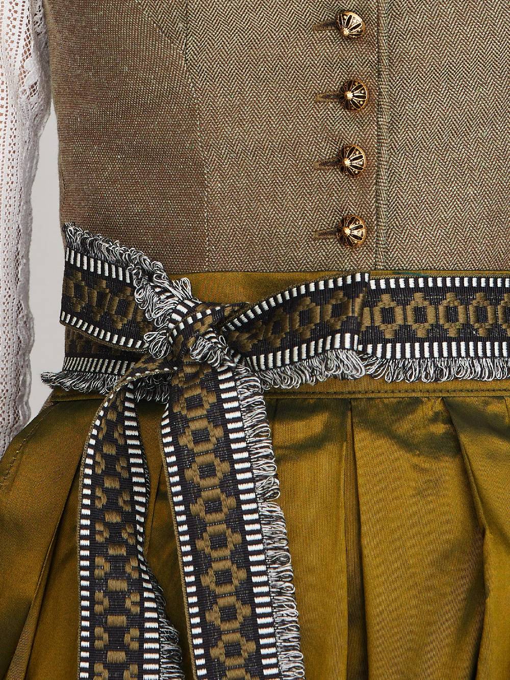 Limberry Olivgrünes Dirndl mit auffallendem Schürzenband - PALOMA OLIV Bis zu 55% Rabatt