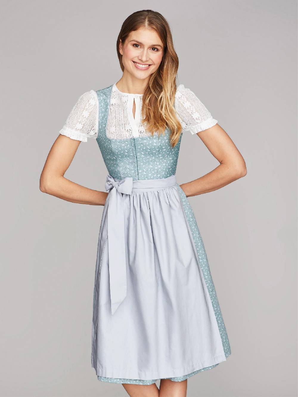 Limberry Hellblaues Dirndl mit Streublumen - LILIA PISTACHIO Neuheiten