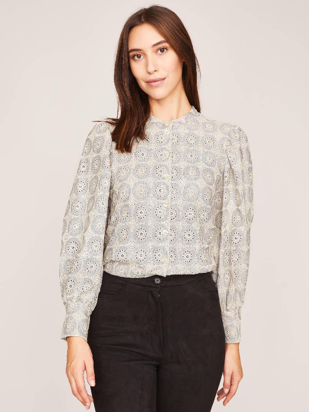 Limberry Hellgraue Bluse mit Stickerei - ADELINE Bis zu 60% Rabatt