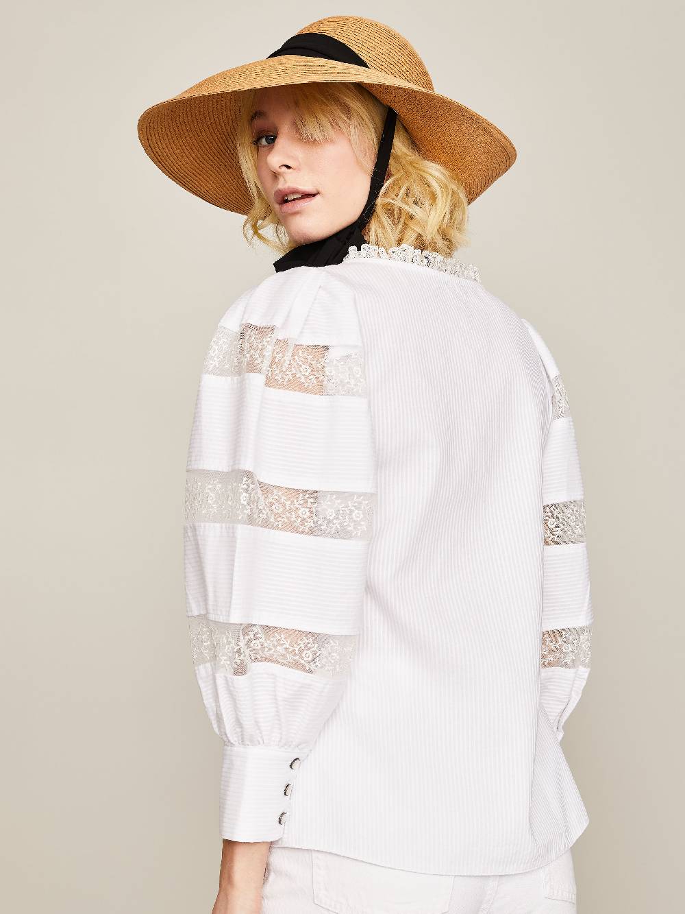 Limberry Weiße Bluse mit Spitzeneinsätzen - LOU Online