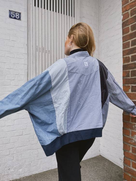 ﻿Nonoi Studio Blouson // Dunkelblau // Onesize Versandkostenfrei