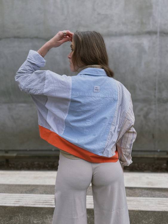 Nonoi Studio Blouson // Hellblau + Orange // Onesize Black Friday