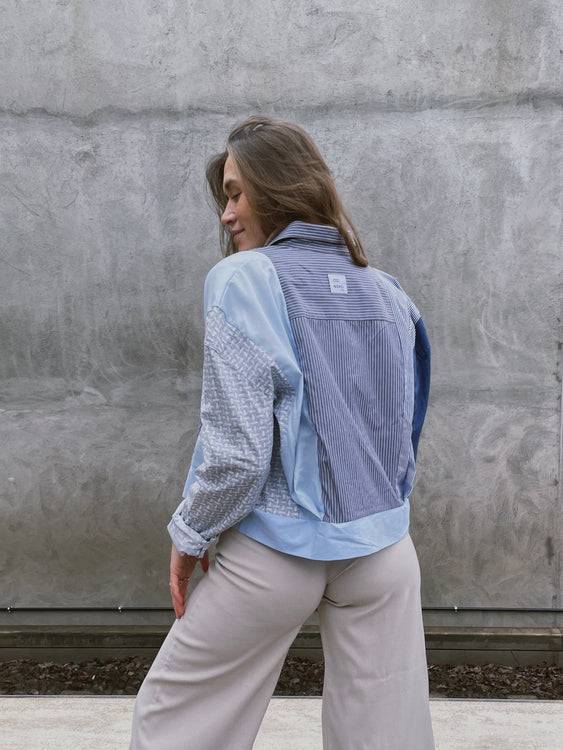 Nonoi Studio Blouson // Hellblau + Grau // Onesize Cyber Monday