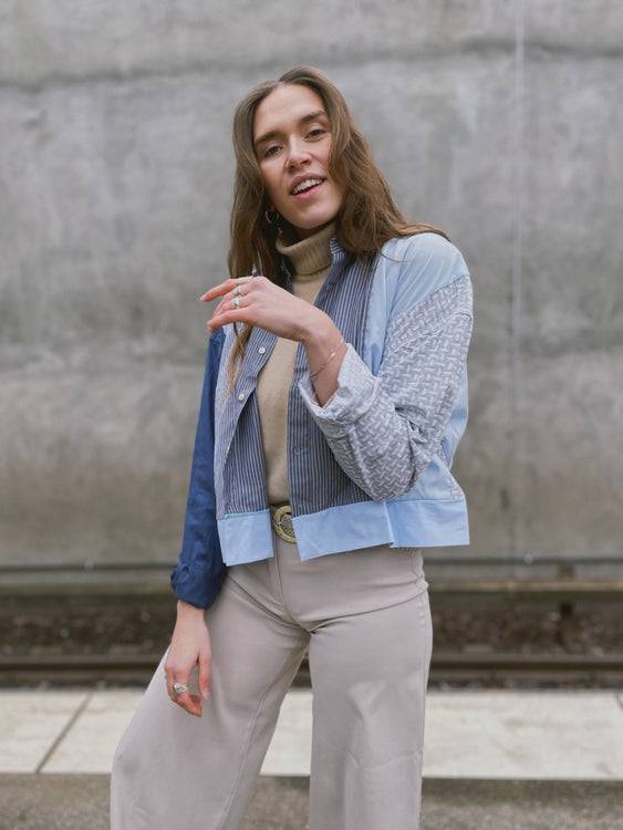 Nonoi Studio Blouson // Hellblau + Grau // Onesize Cyber Monday