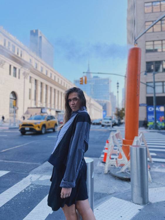 Nonoi Studio Blouson // Blau + Schwarz // Onesize Jubiläumsangebot