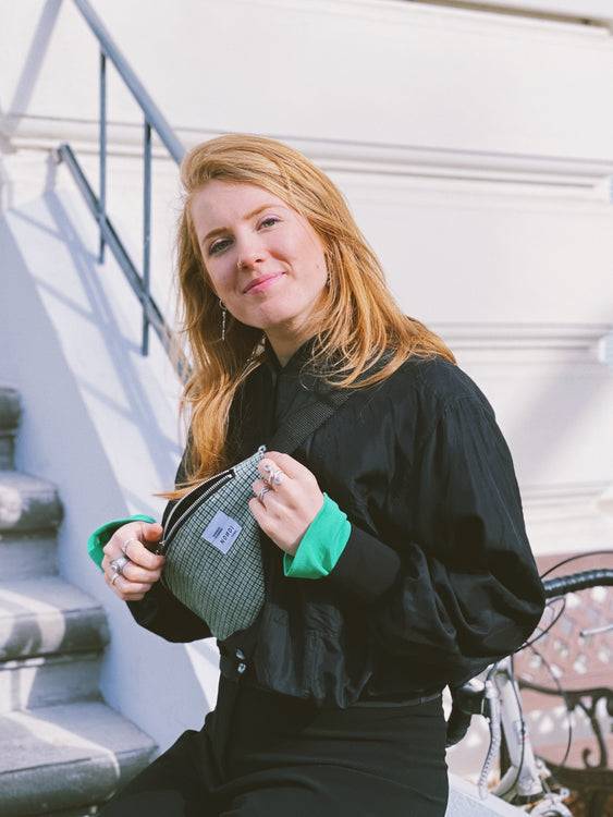 Nonoi Studio Bauchtasche BOBBY // Blau + Grün Kariert Wochenangebot
