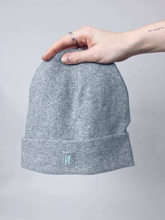 Nonoi Studio GRAUE MÜTZE "AUCKLAND" AUS KASCHMIR // UNISEX Zeitbegrenzte Promotion