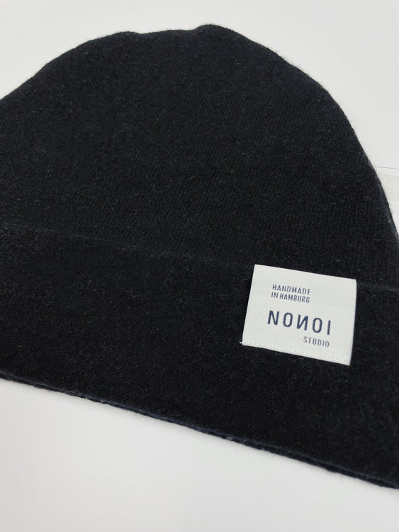 Nonoi Studio SCHWARZE MÜTZE "NERA" AUS KASCHMIR // UNISEX Günstig kaufen