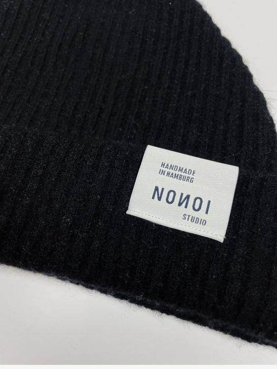 Nonoi Studio SCHWARZE MÜTZE "NERA" AUS KASCHMIR // UNISEX Günstig kaufen