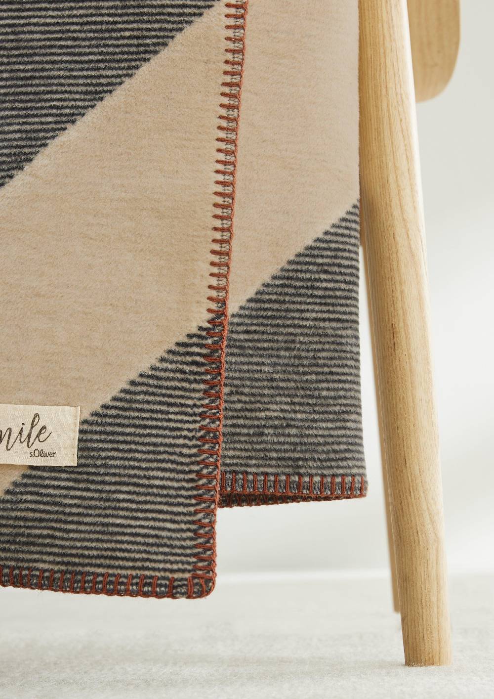 S.Oliver Jacquard-Decke mit Streifenmuster Saisonschlussverkauf