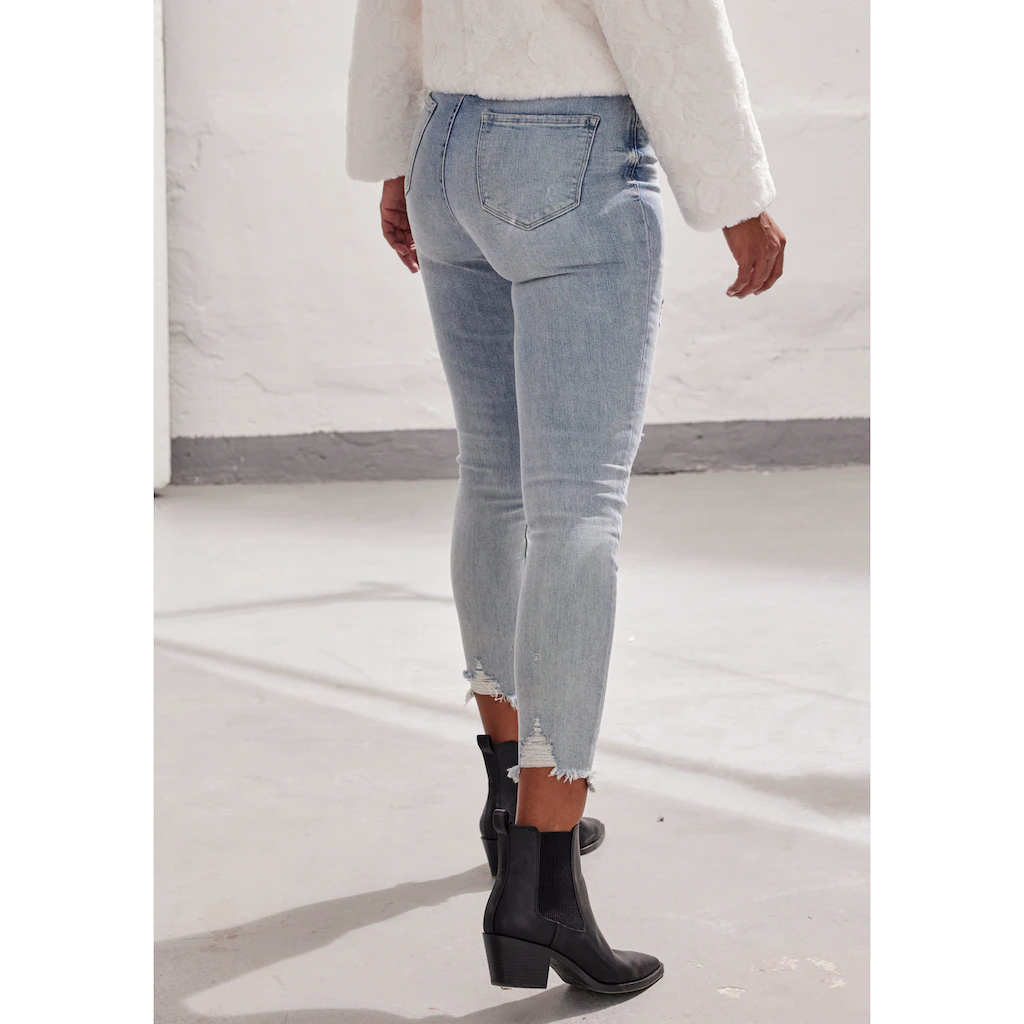 Buffalo Destroyed-Jeans mit ausgefranstem Beinabschluss und Stretchanteil schmale Passform Blitzangebot