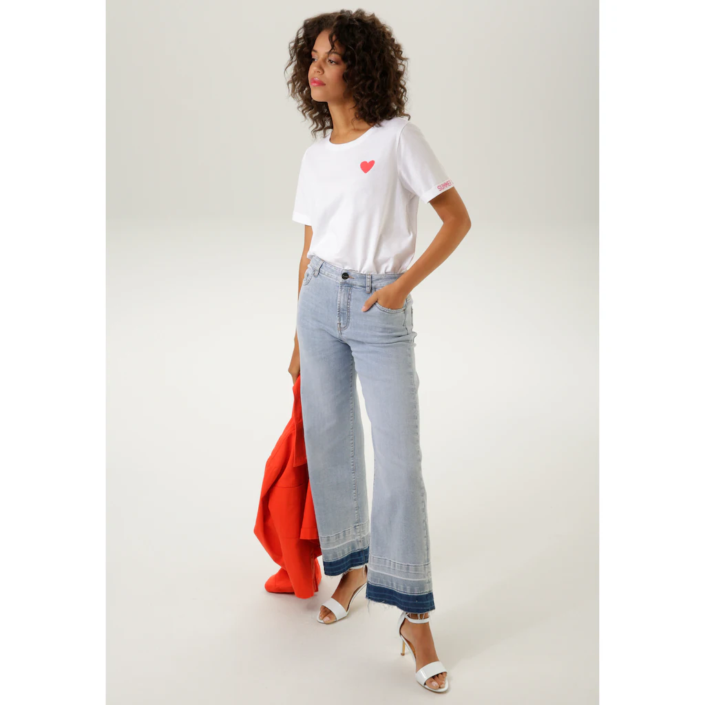 Aniston CASUAL Straight-Jeans mit trendiger Waschung am leicht ausgefranstem Saum Valentinstagsangebot