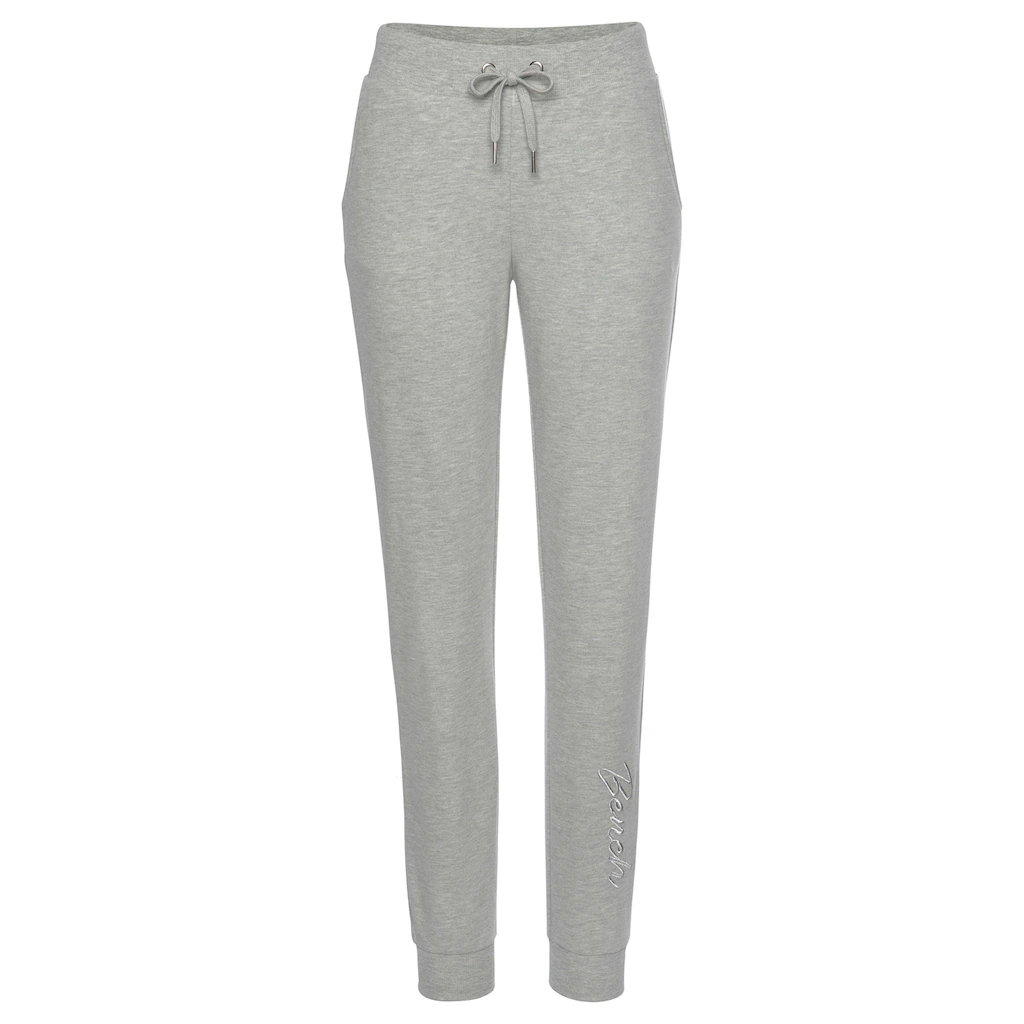 Bench. Loungewear Relaxhose mit glänzender Logostickerei Loungeanzug Kauf eins, bekomm eins gratis